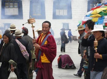 Drive in Fly out Tibet with Everest Base Camp